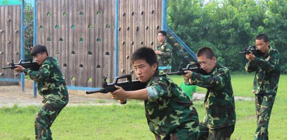 軍事夏令營(yíng)應(yīng)該提前報(bào)名嗎？