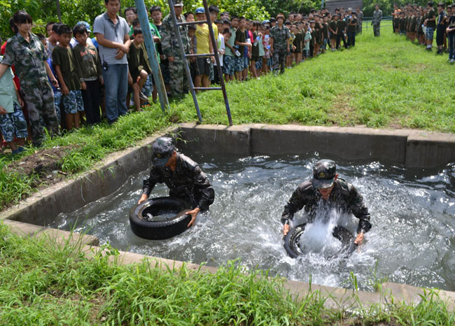 中小學生參加軍事夏令營可以獲得哪些體驗？